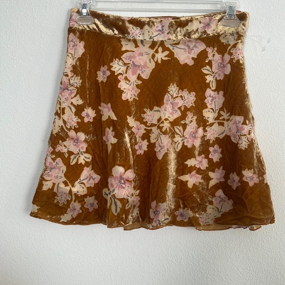 Free People Dresses & Skirts - Free People Margaux Velvet Floral Mini Skirt 10